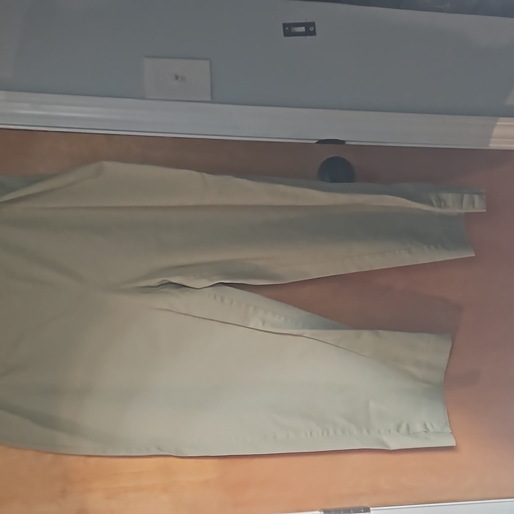 Villager Capris Sz 18